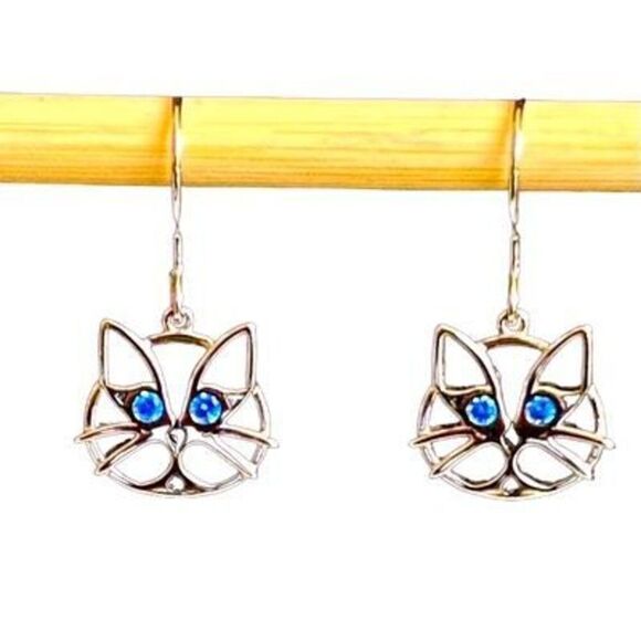 ASR2  Adorable Sterling 925 Silver “Blue Eyed Cat” Dangles - Picture 1 of 12